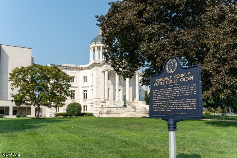 62-64 W Main St 204