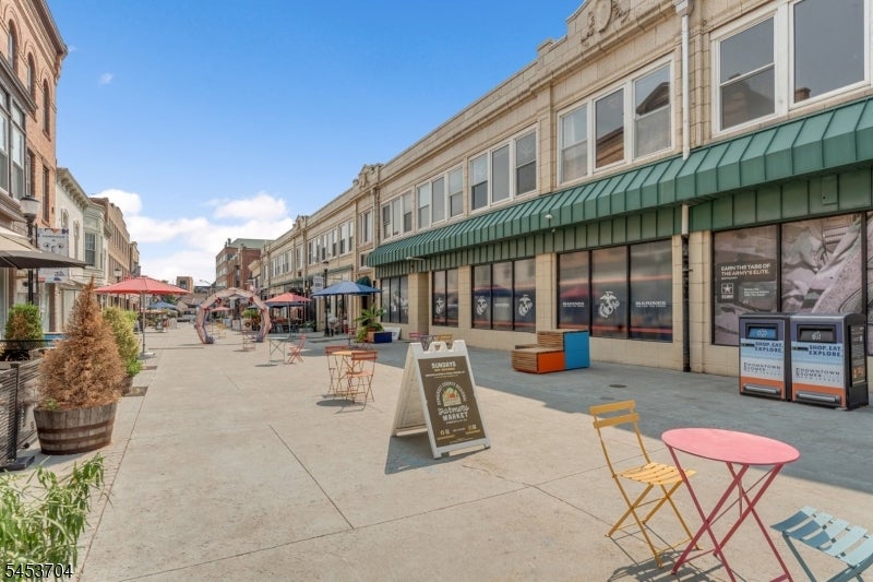 62-64 W Main St 204