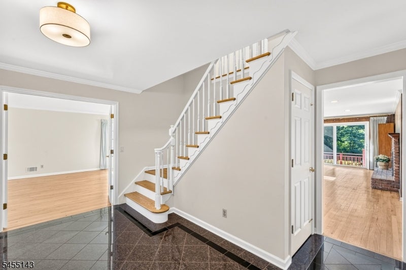 6 Heather Hill Way