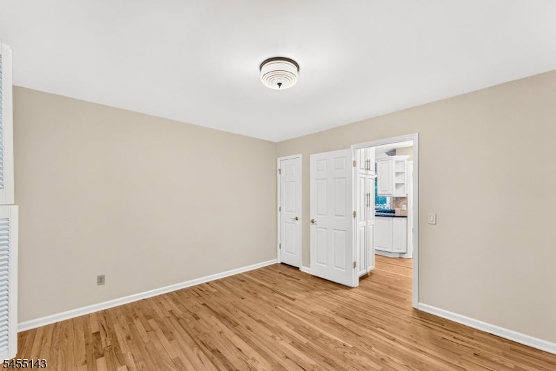 6 Heather Hill Way