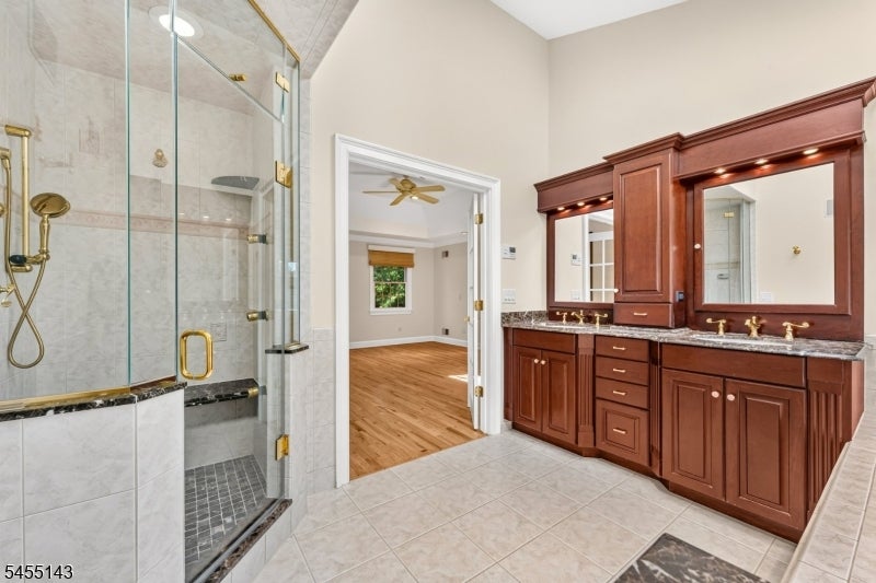 6 Heather Hill Way