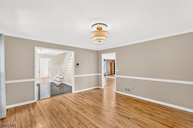 6 Heather Hill Way