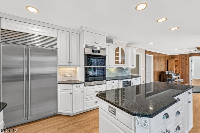 6 Heather Hill Way