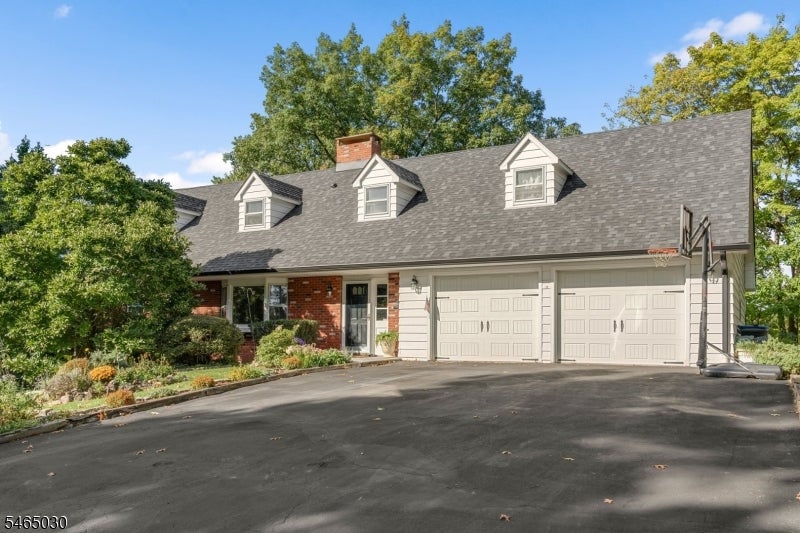 39 Lessing Rd