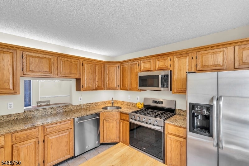 1903 Bayley Court