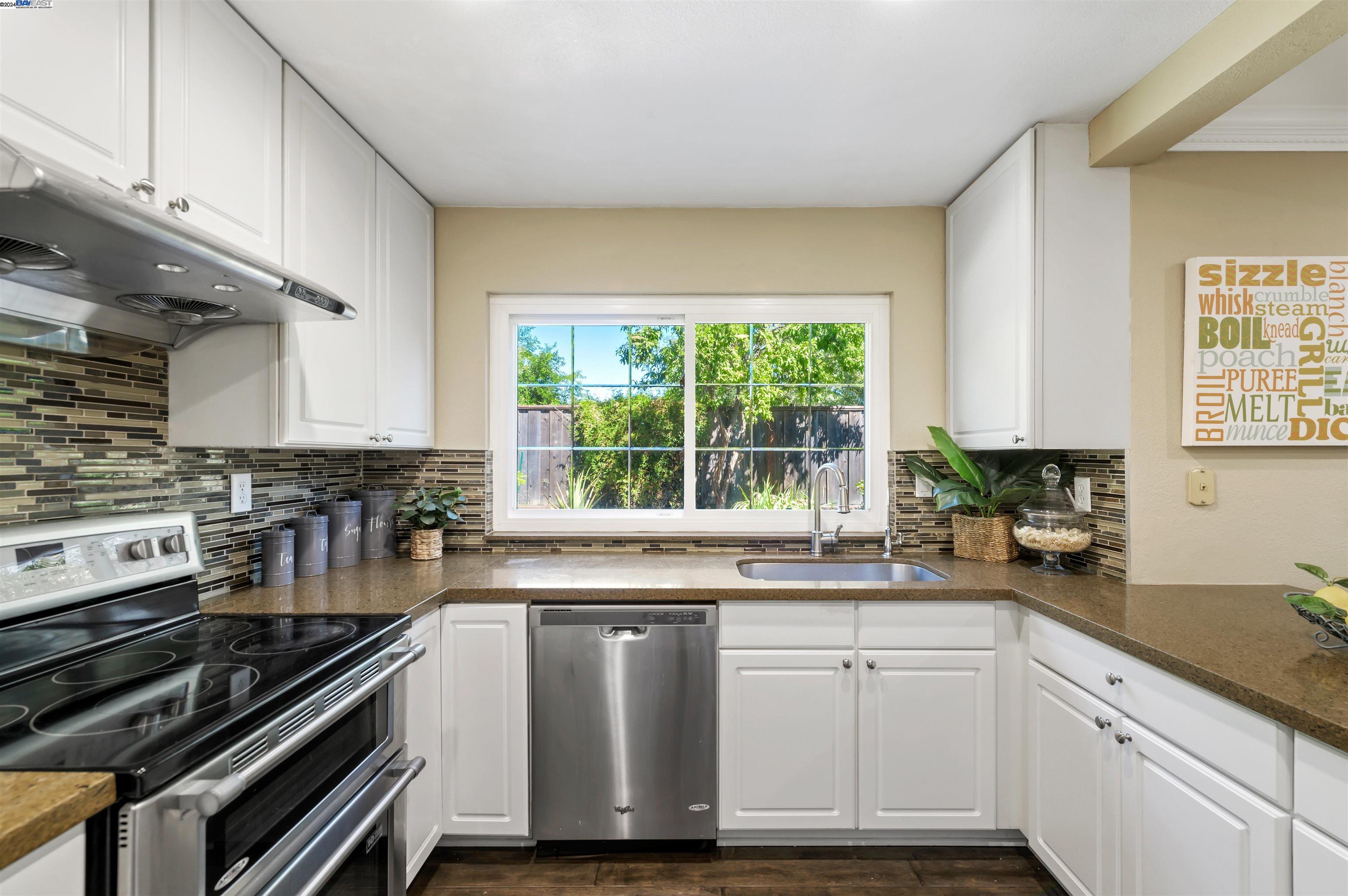 6738 Paseo Catalina