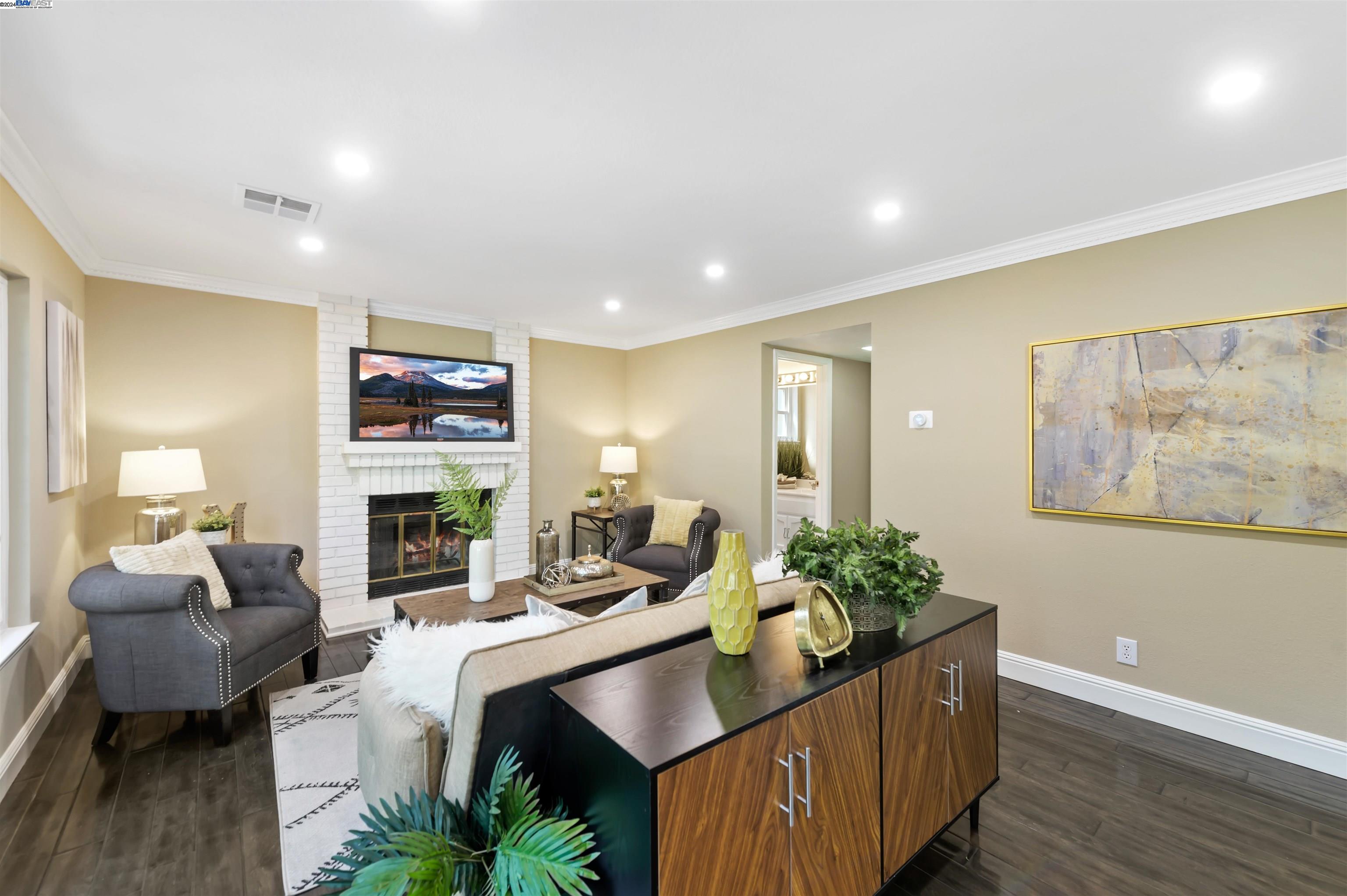 6738 Paseo Catalina
