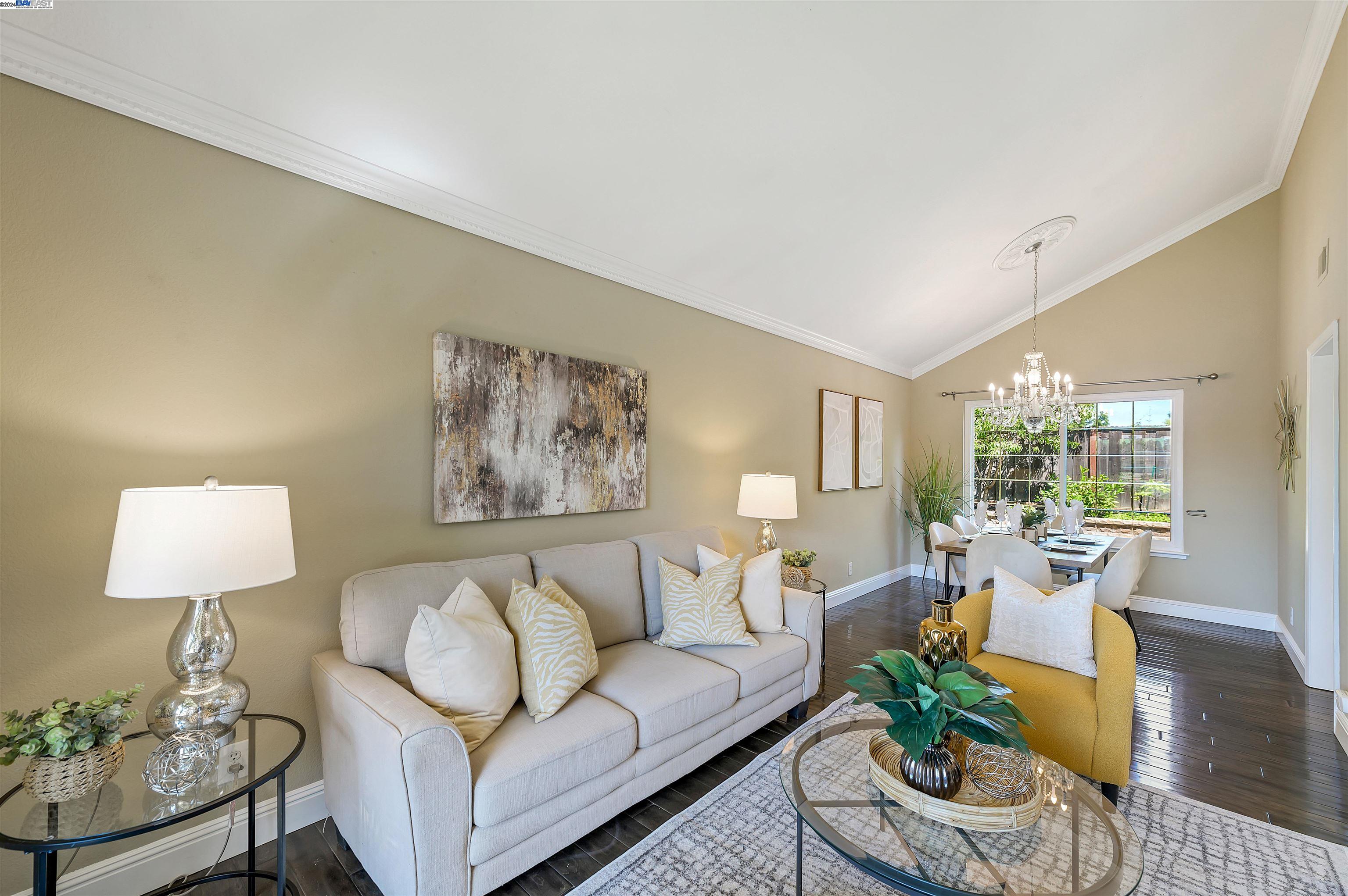 6738 Paseo Catalina