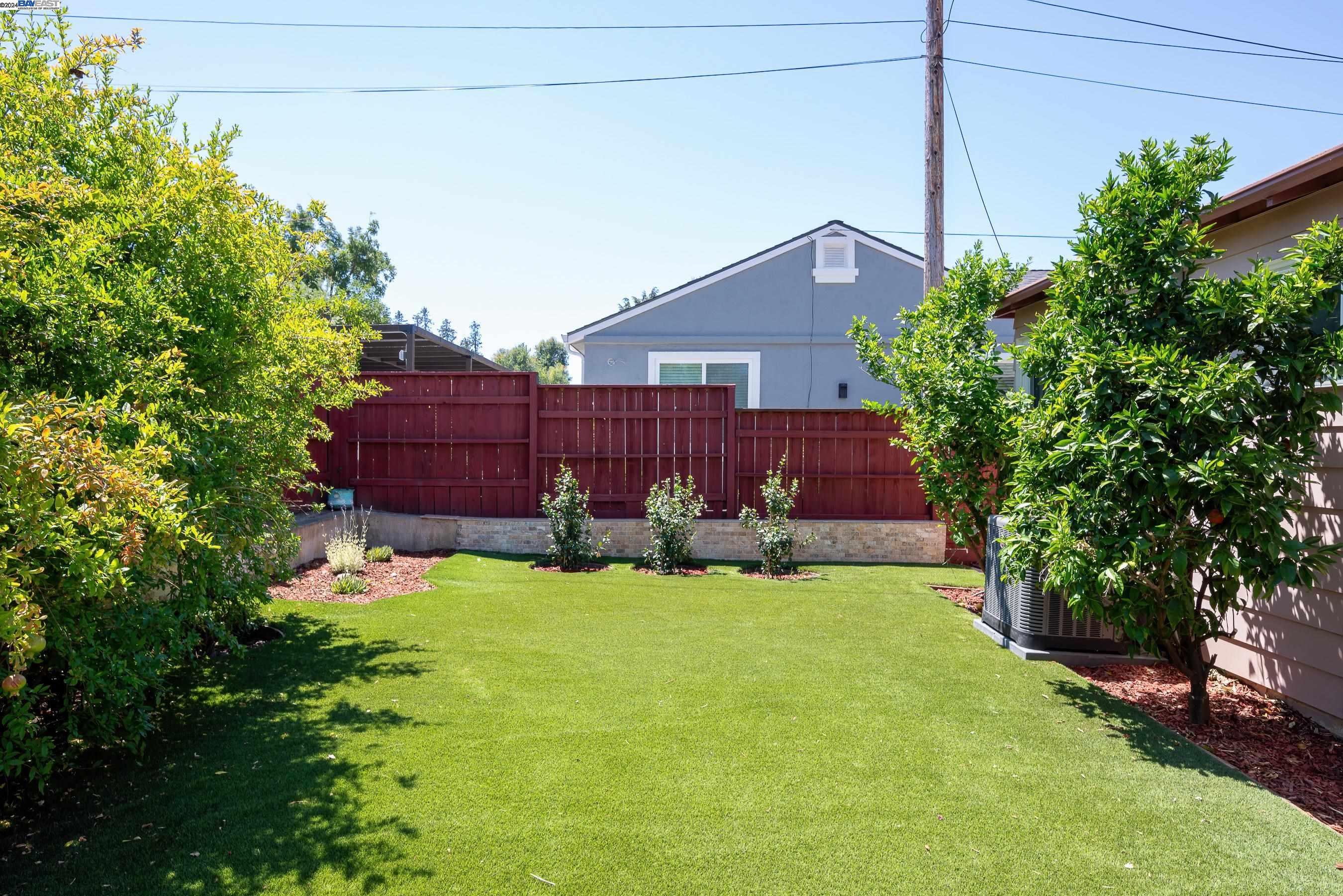 3934 Vineyard Ave