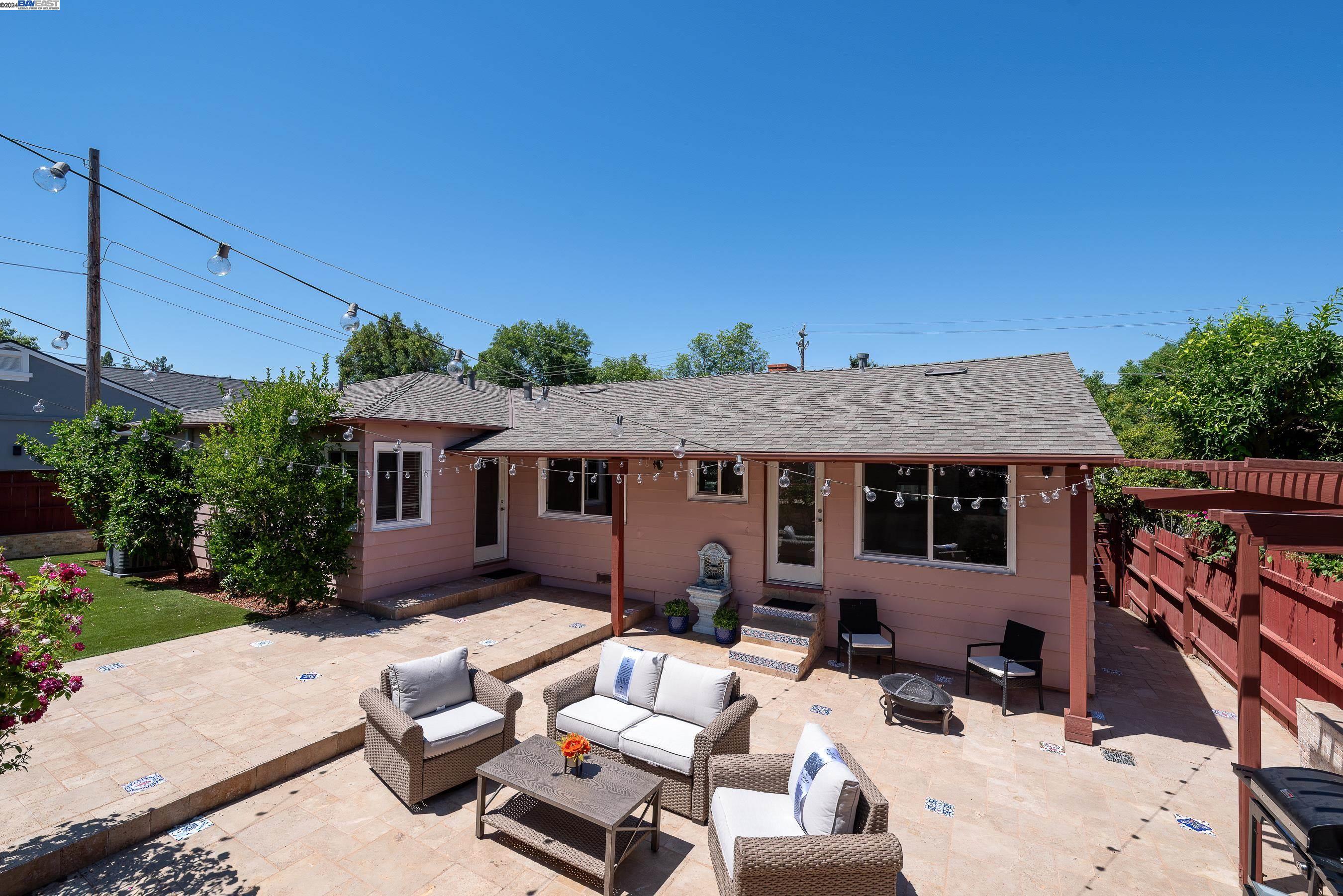 3934 Vineyard Ave