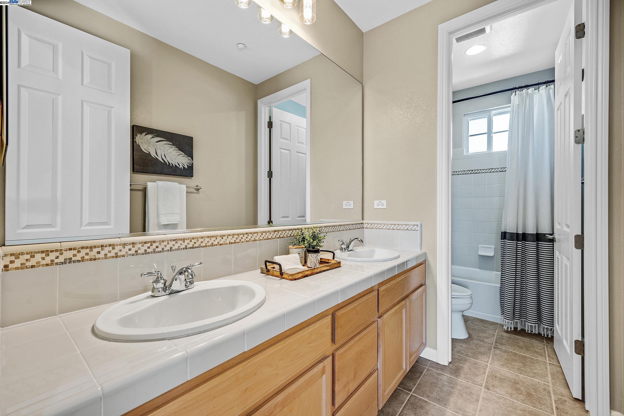 2975 Rivers Bend Cir