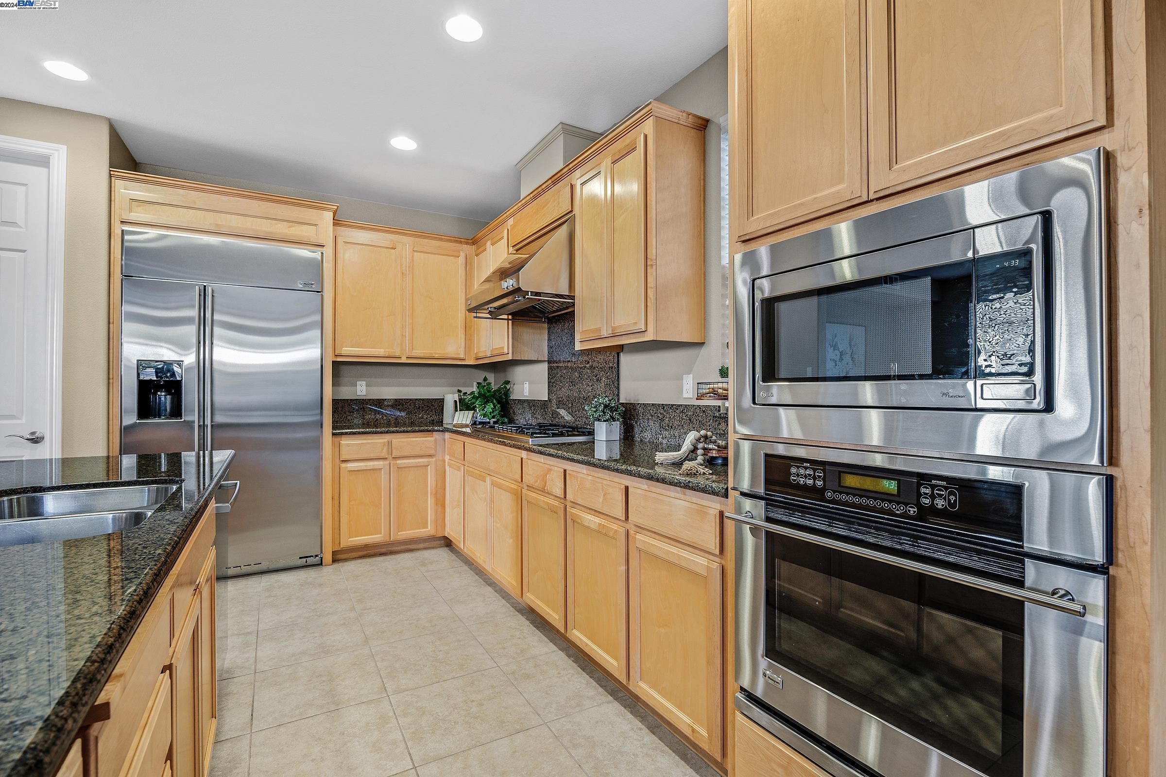 2975 Rivers Bend Cir
