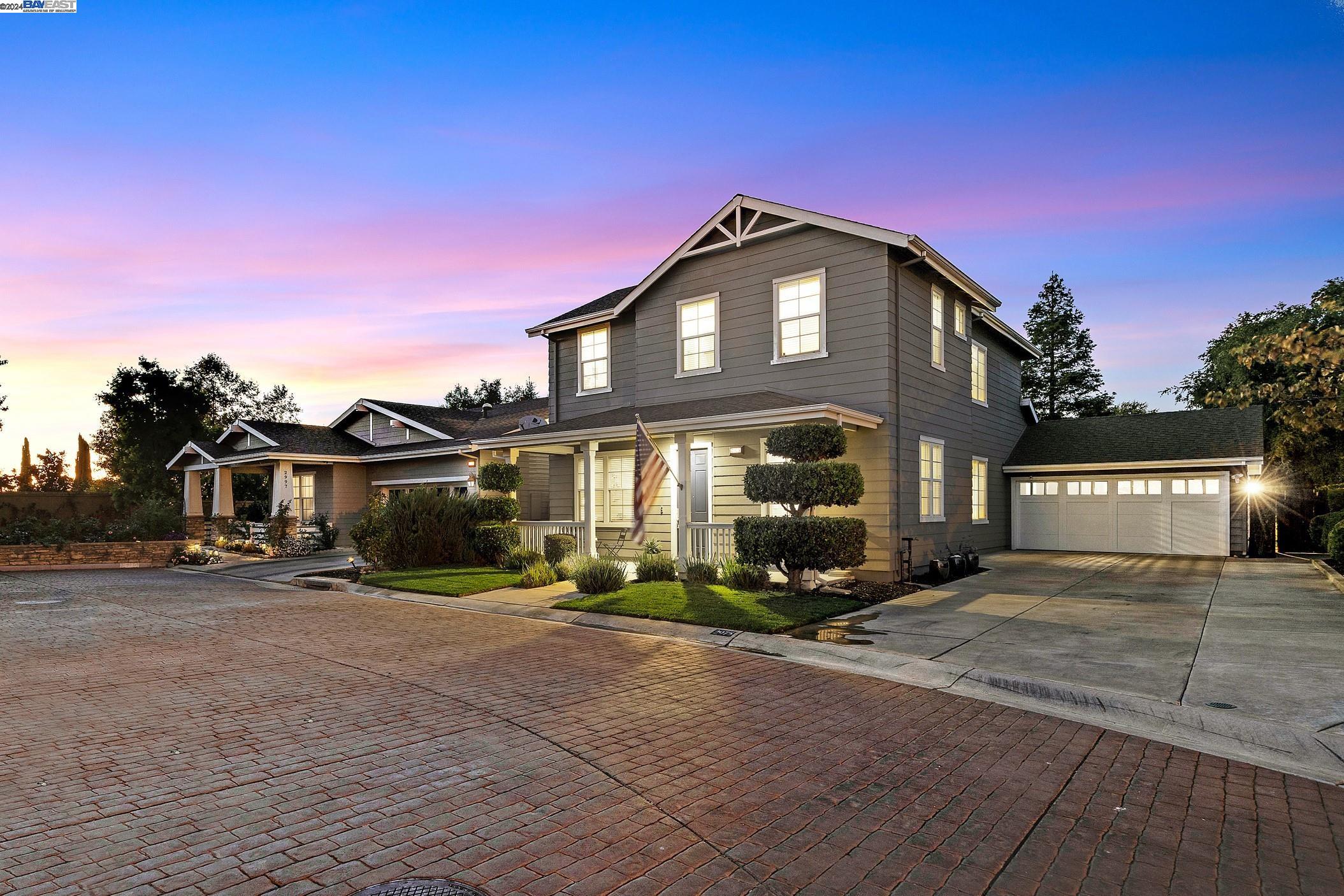 2975 Rivers Bend Cir