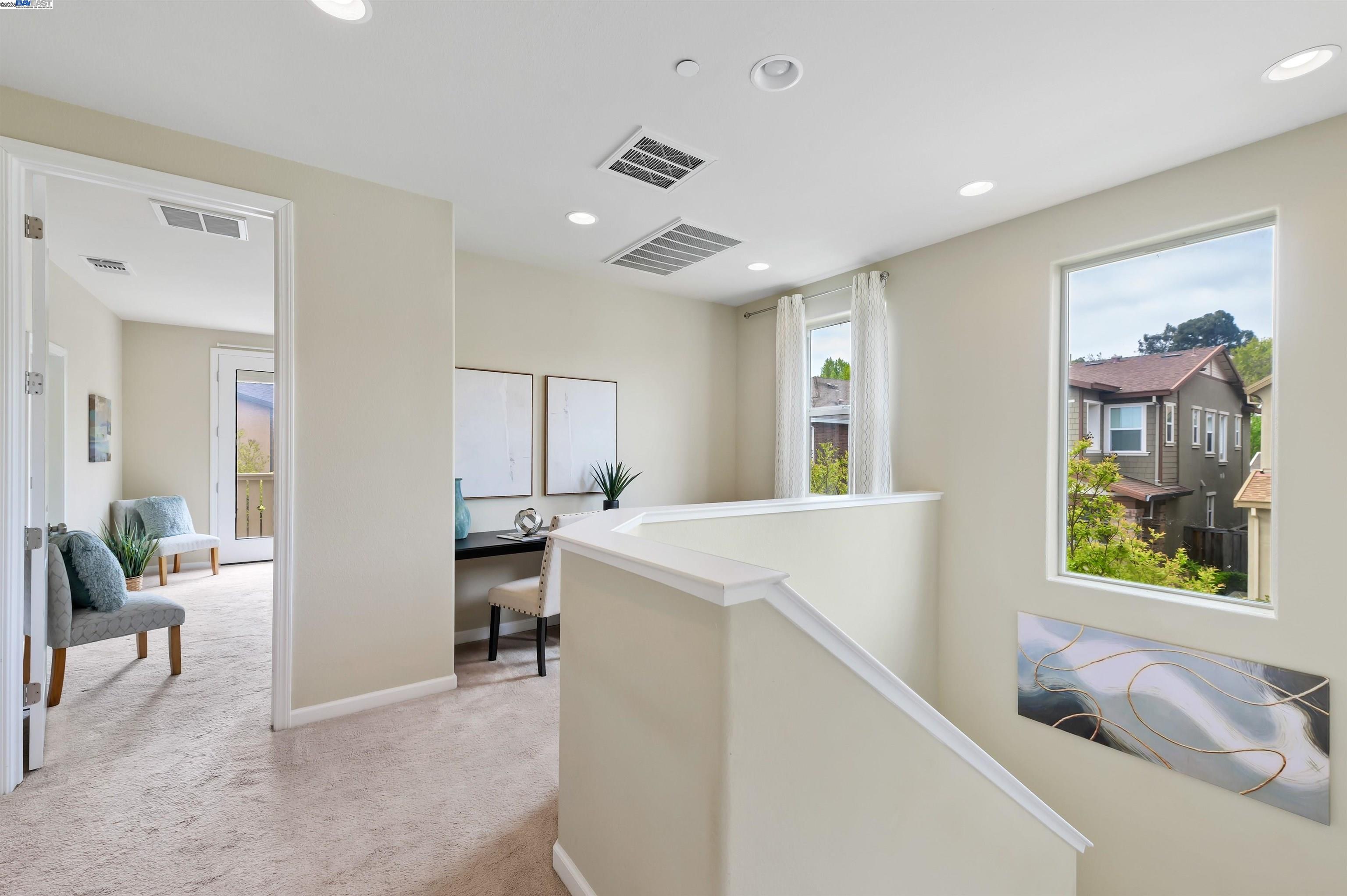 6876 Alamilla Dr