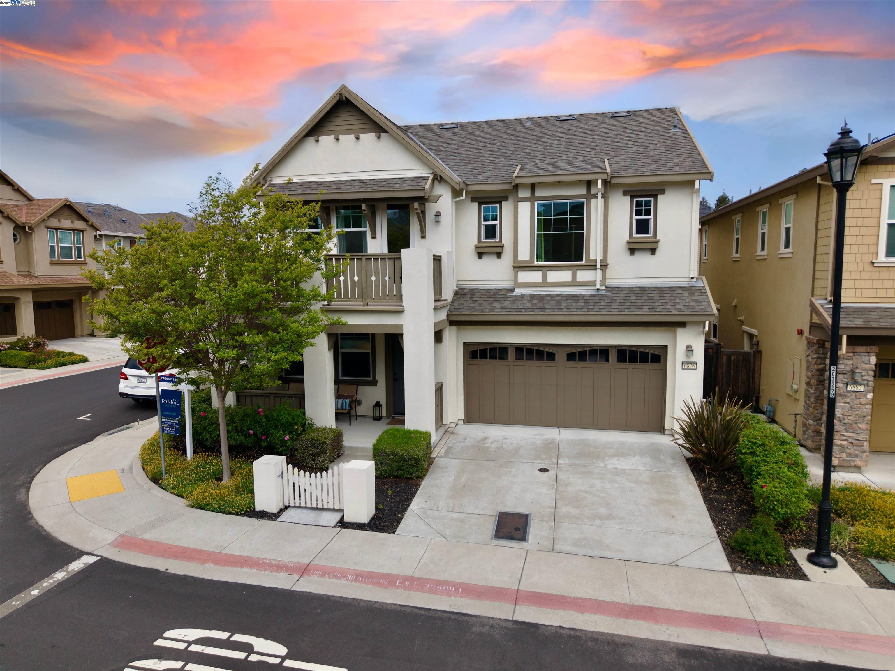 6876 Alamilla Dr