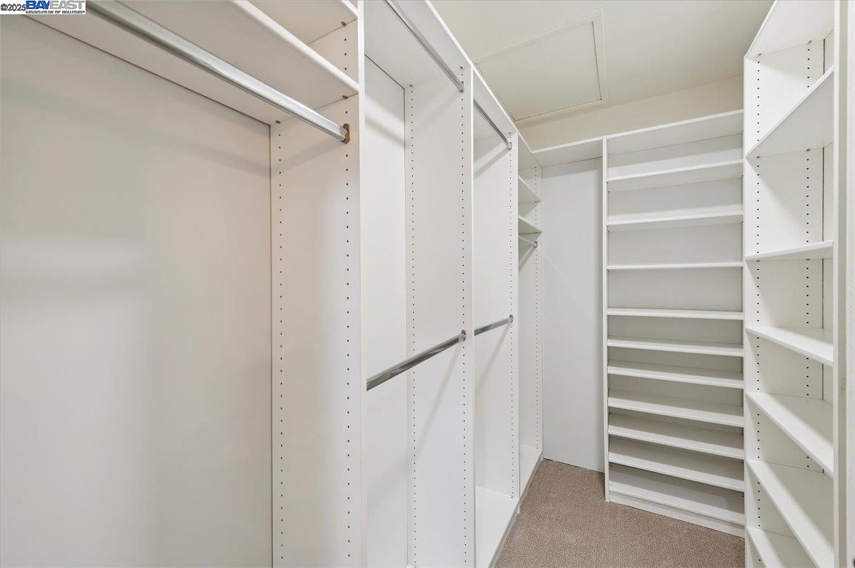3284 Omega Cir