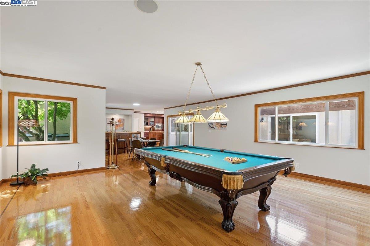 3284 Omega Cir