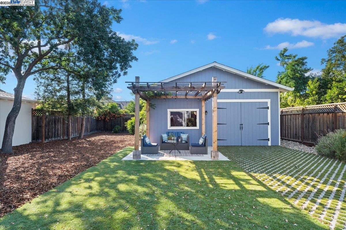 2542 Fourth St, Livermore