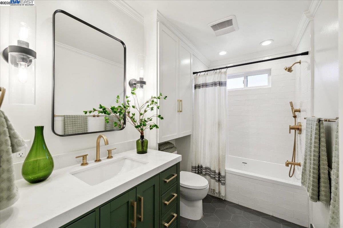 2542 Fourth St, Livermore