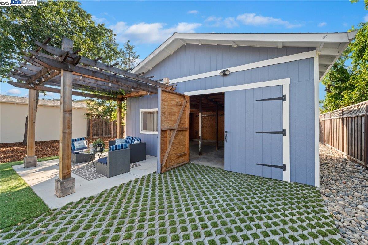 2542 Fourth St, Livermore