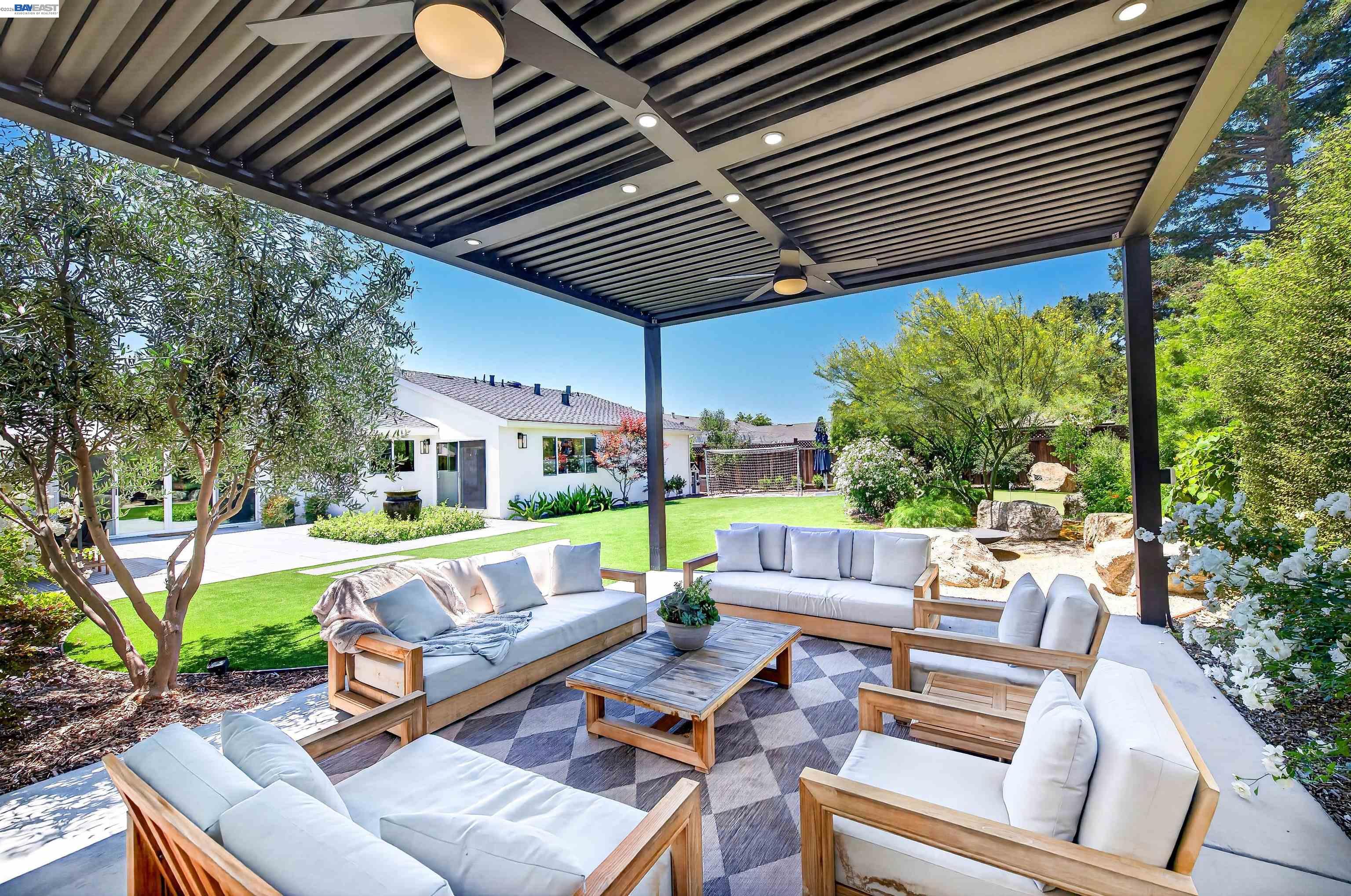 824 Alden Ln