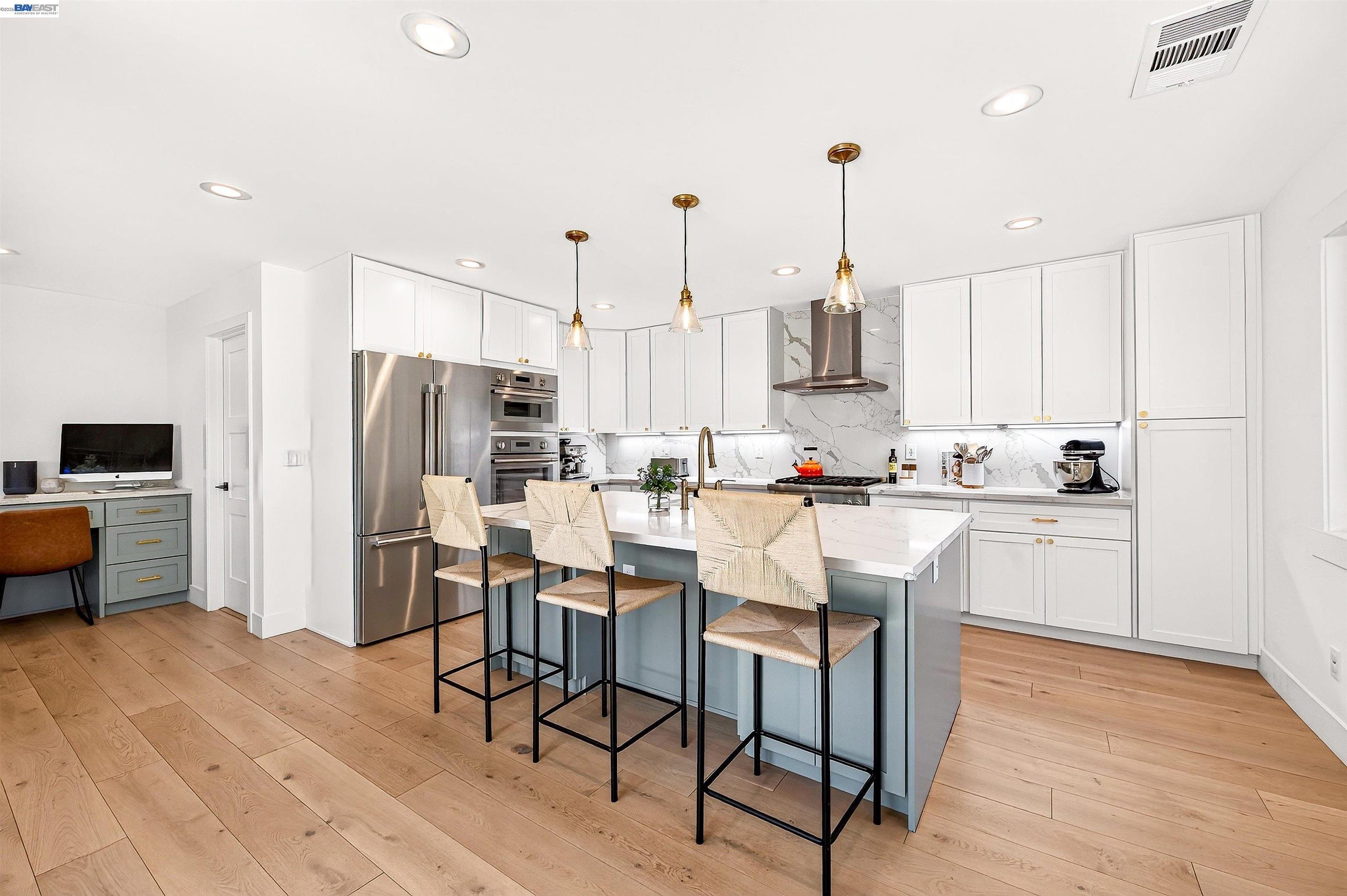 824 Alden Ln