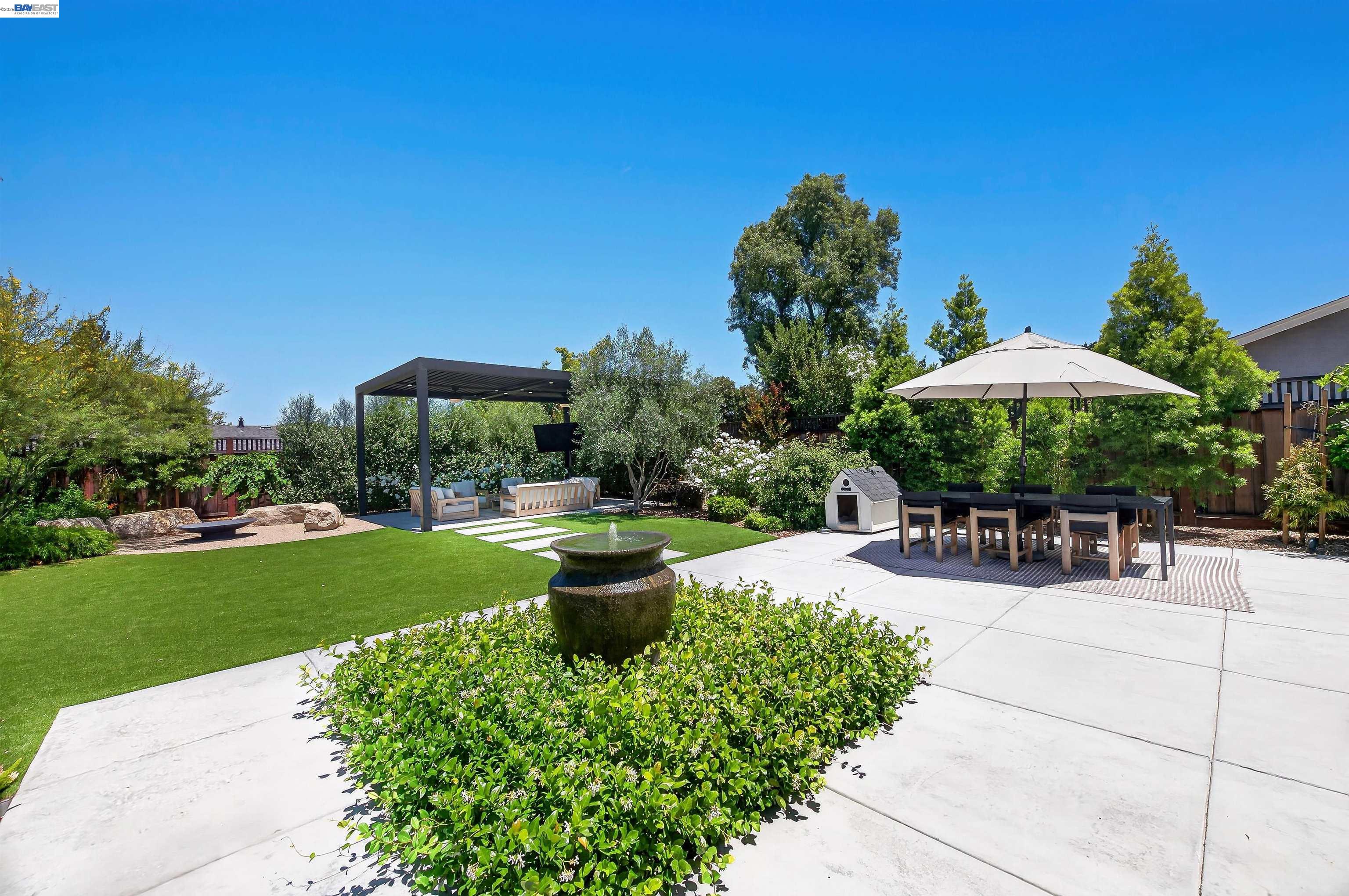 824 Alden Ln