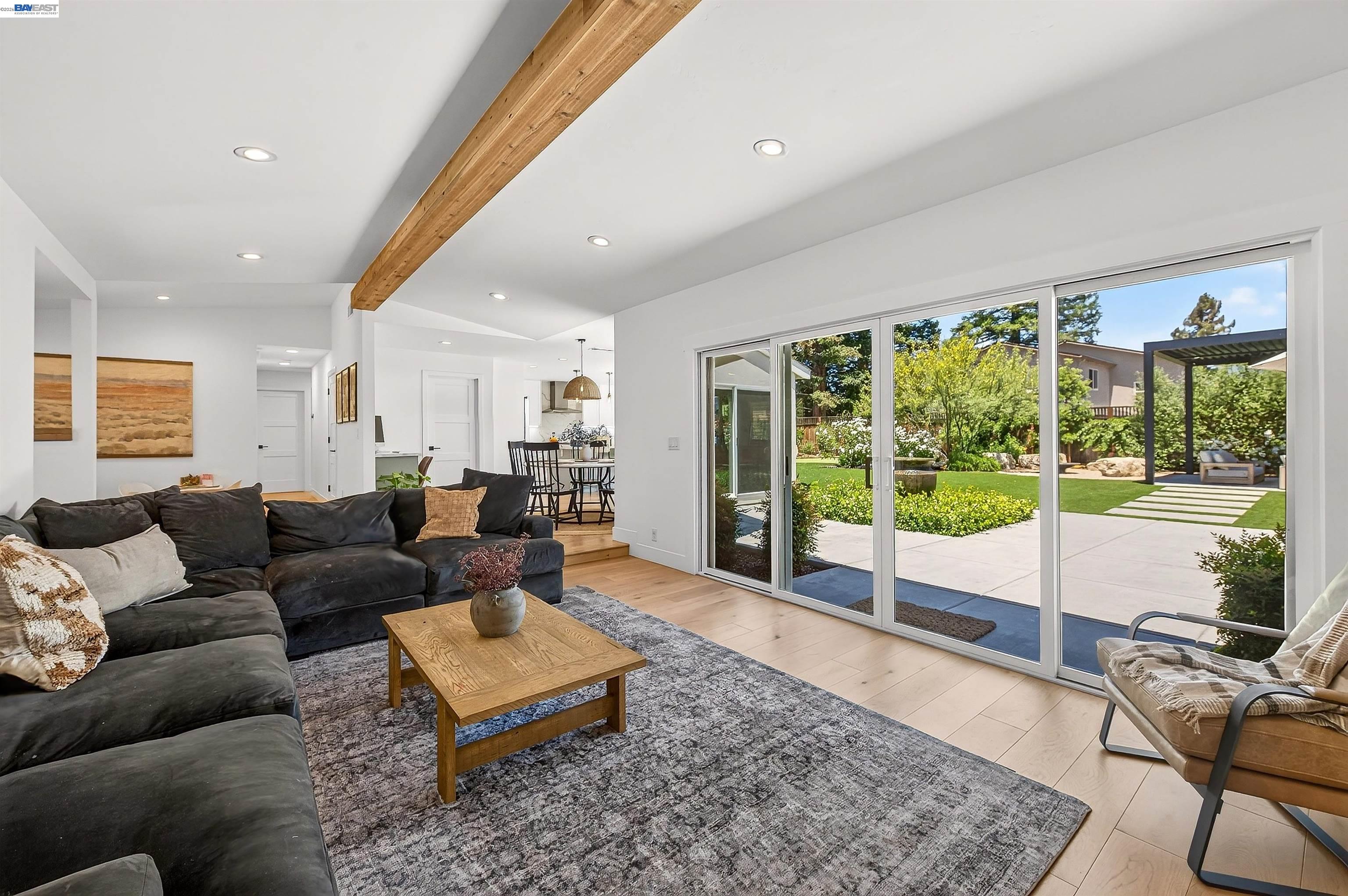 824 Alden Ln