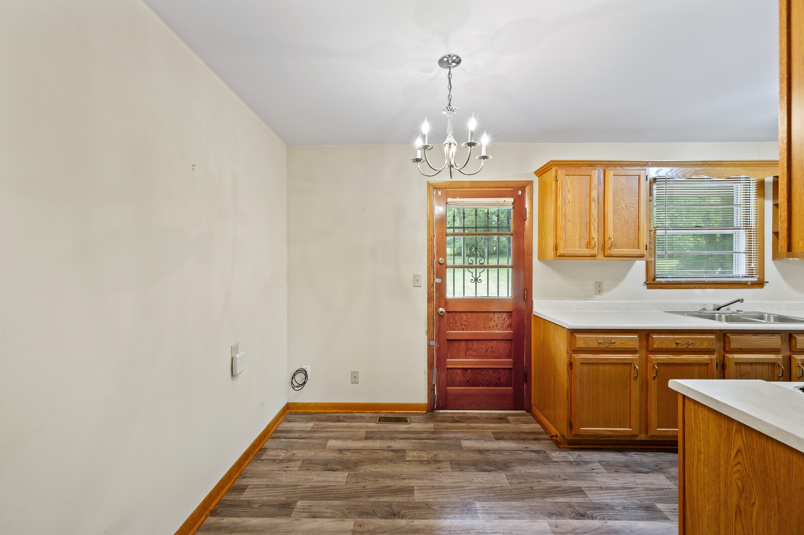4507 Broomfield Dr