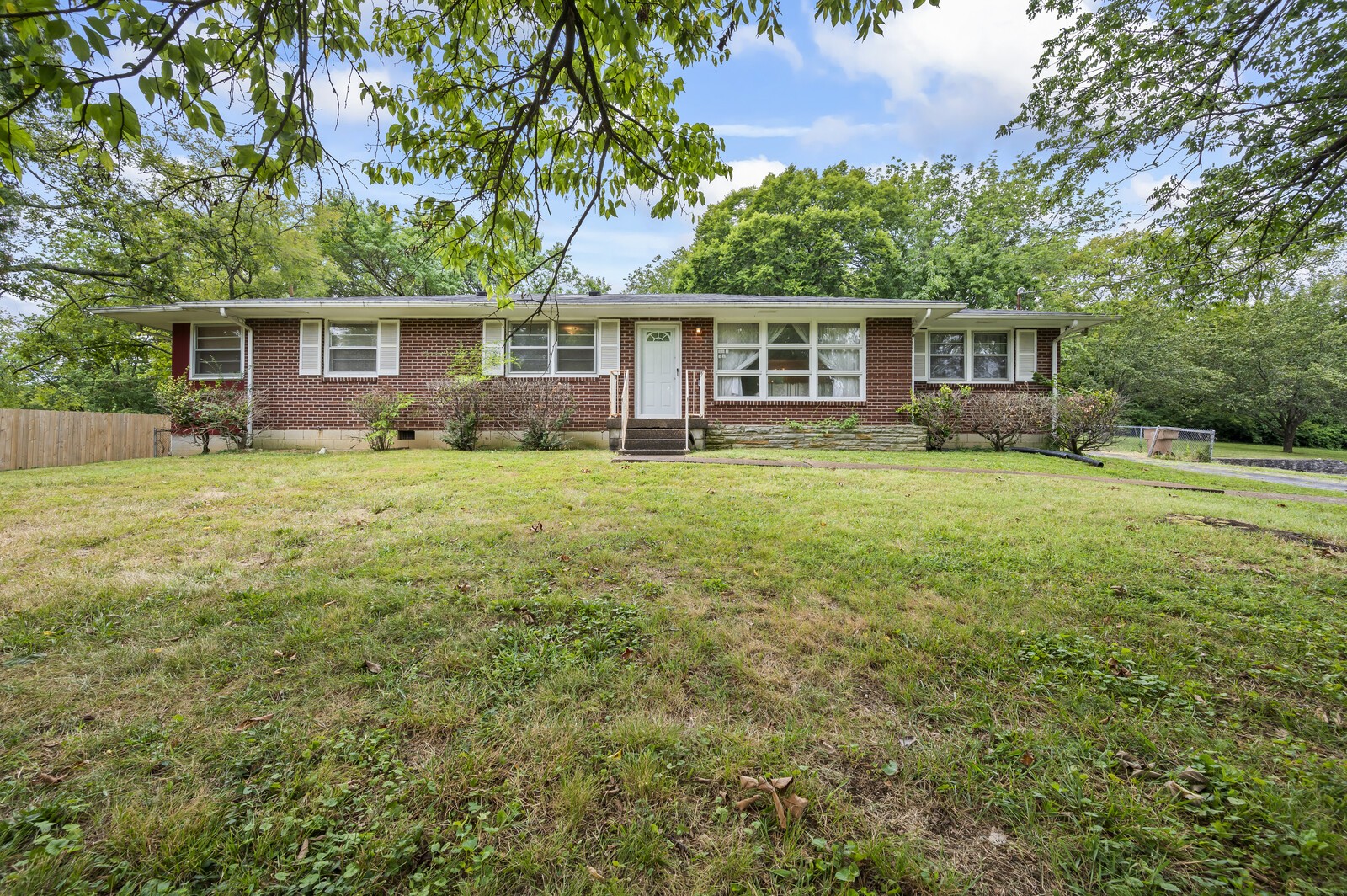 4507 Broomfield Dr