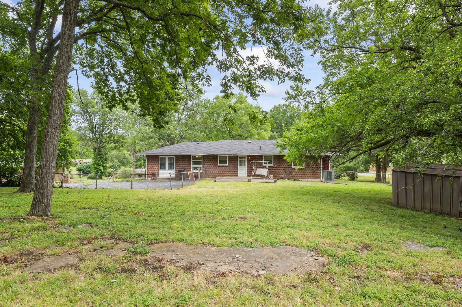 4507 Broomfield Dr
