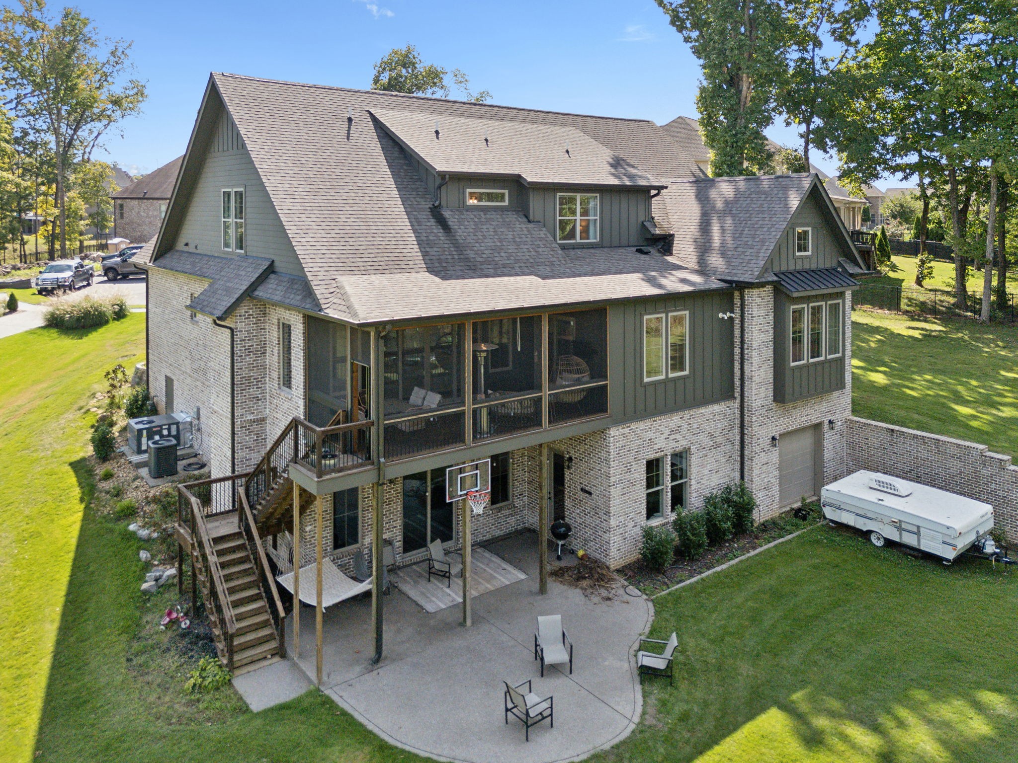 247 Scarsdale Dr, N