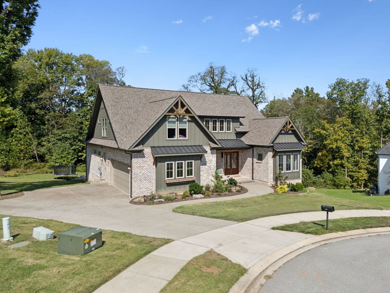 247 Scarsdale Dr, N