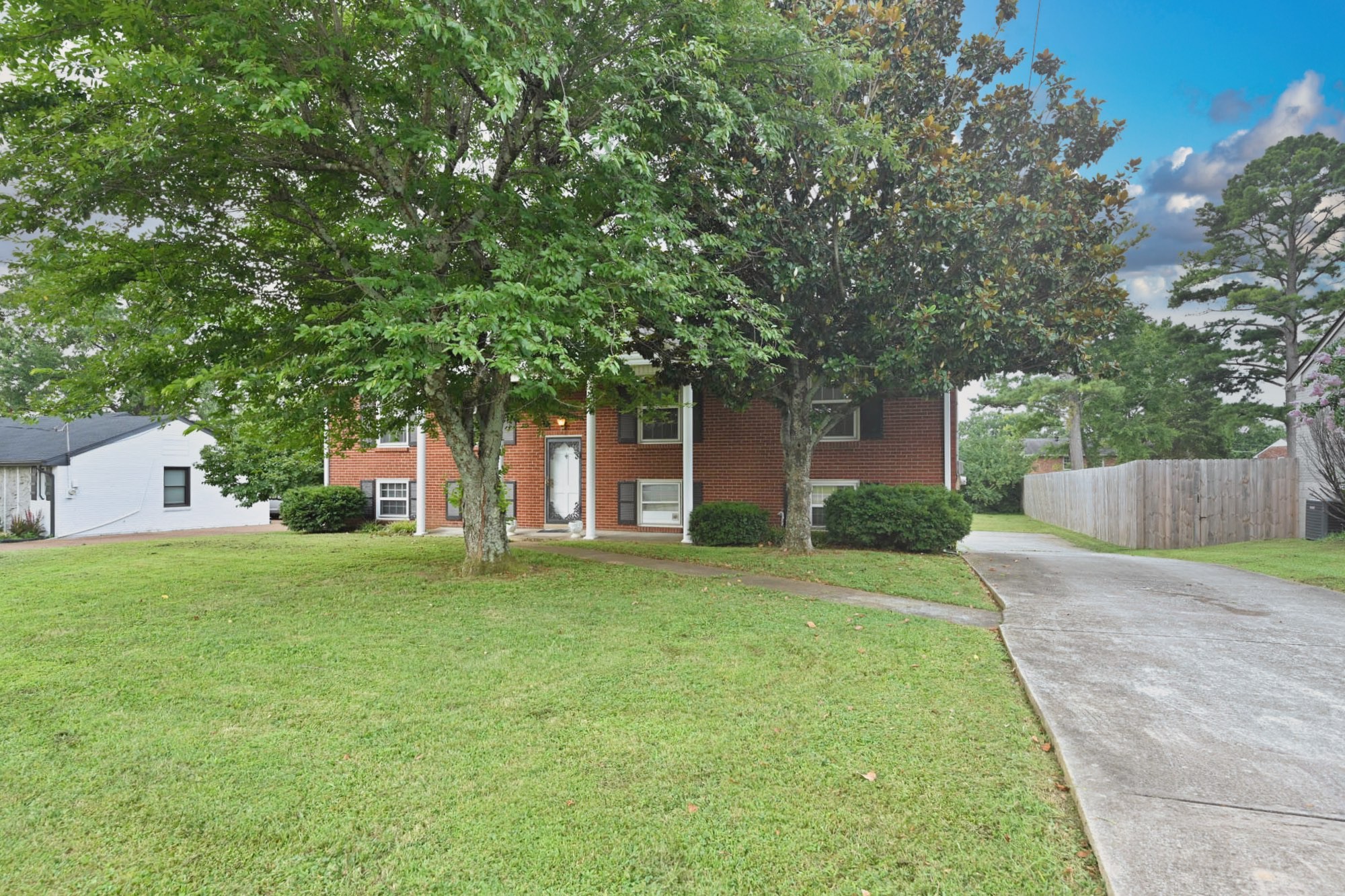 407 Lynn Dr