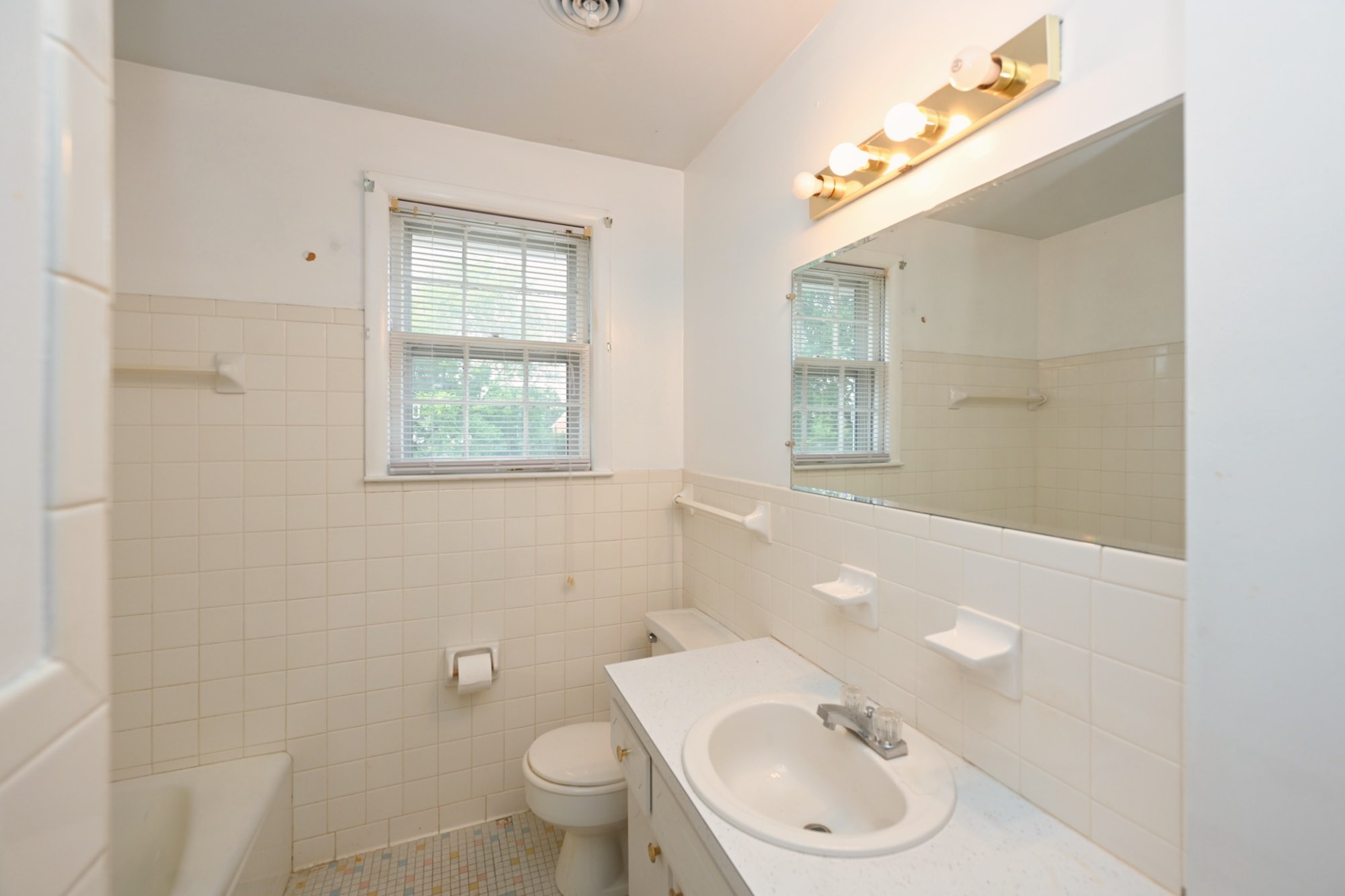 407 Lynn Dr