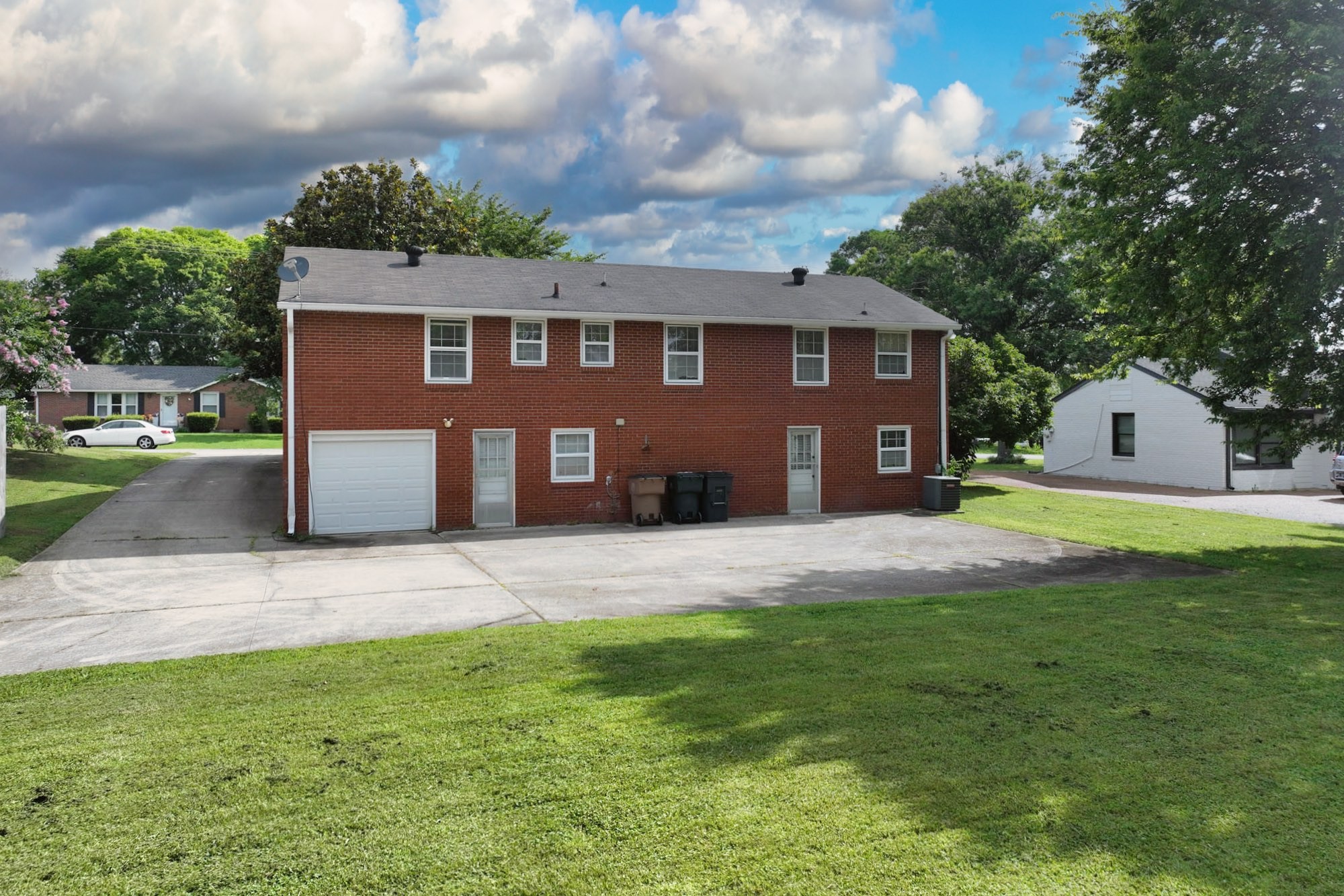 407 Lynn Dr