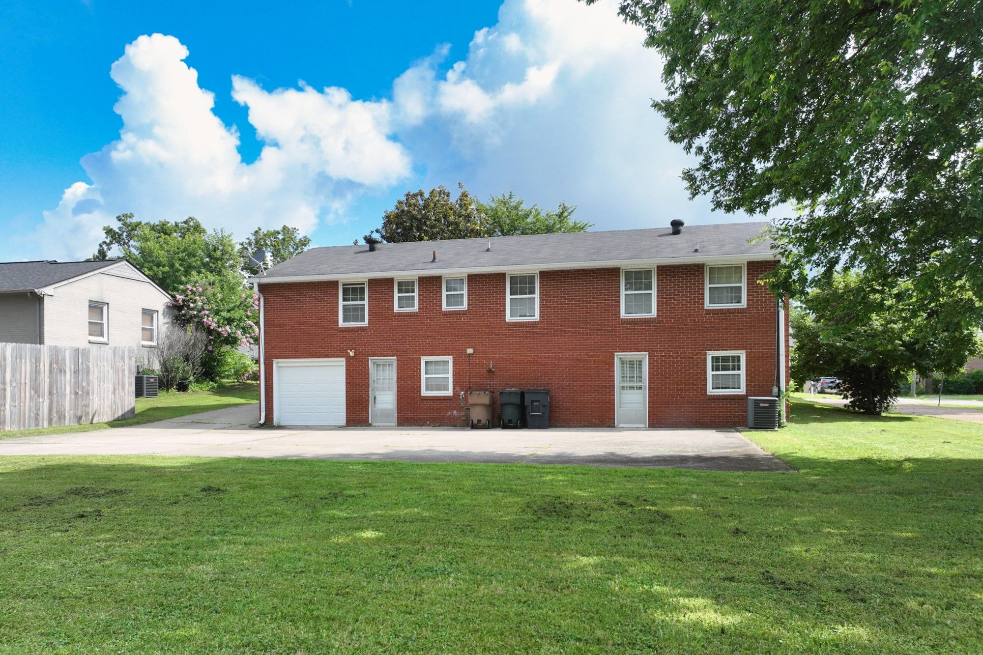 407 Lynn Dr