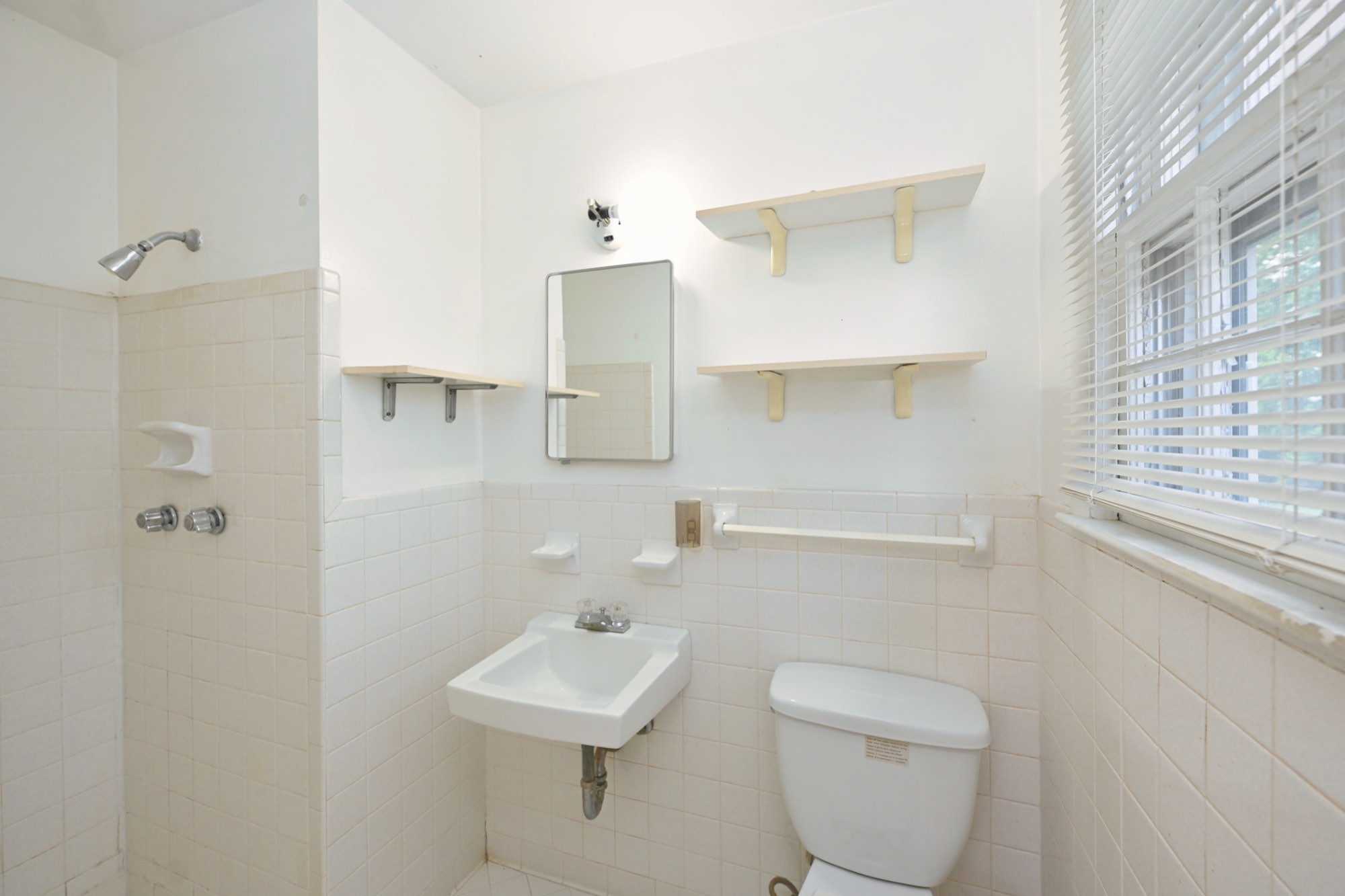 407 Lynn Dr