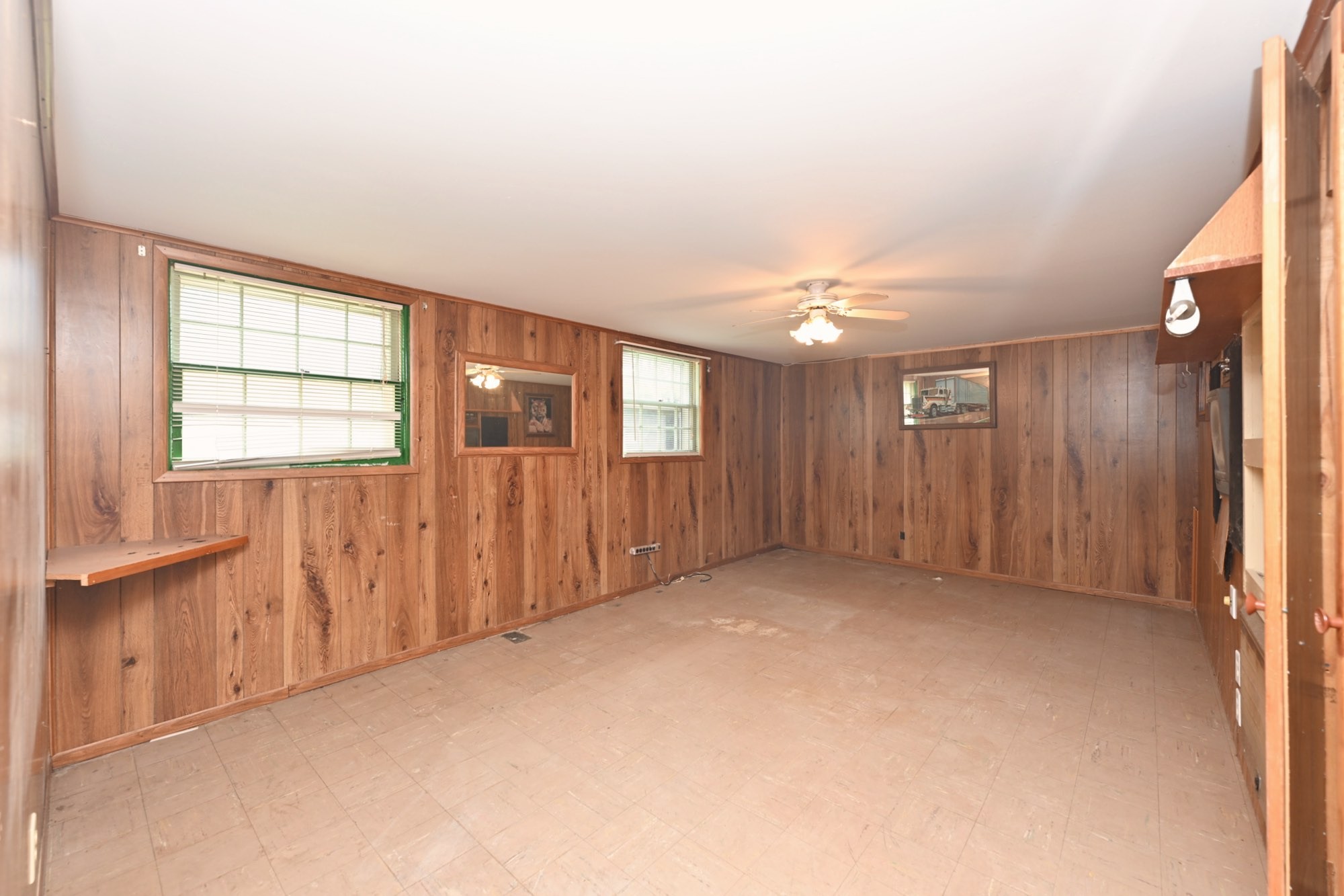 407 Lynn Dr