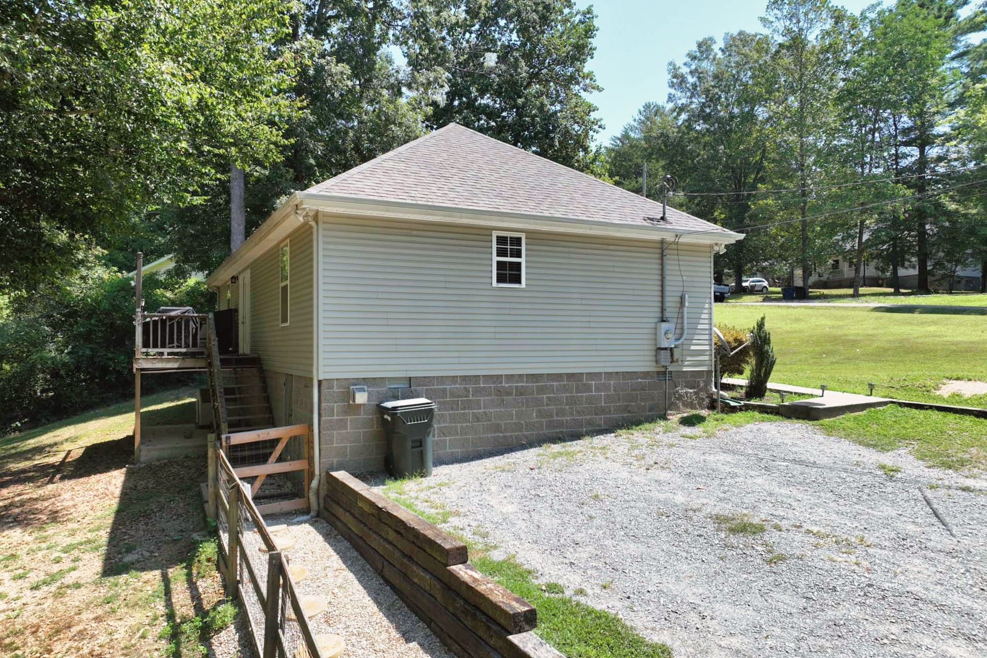 936 Jordan Cir