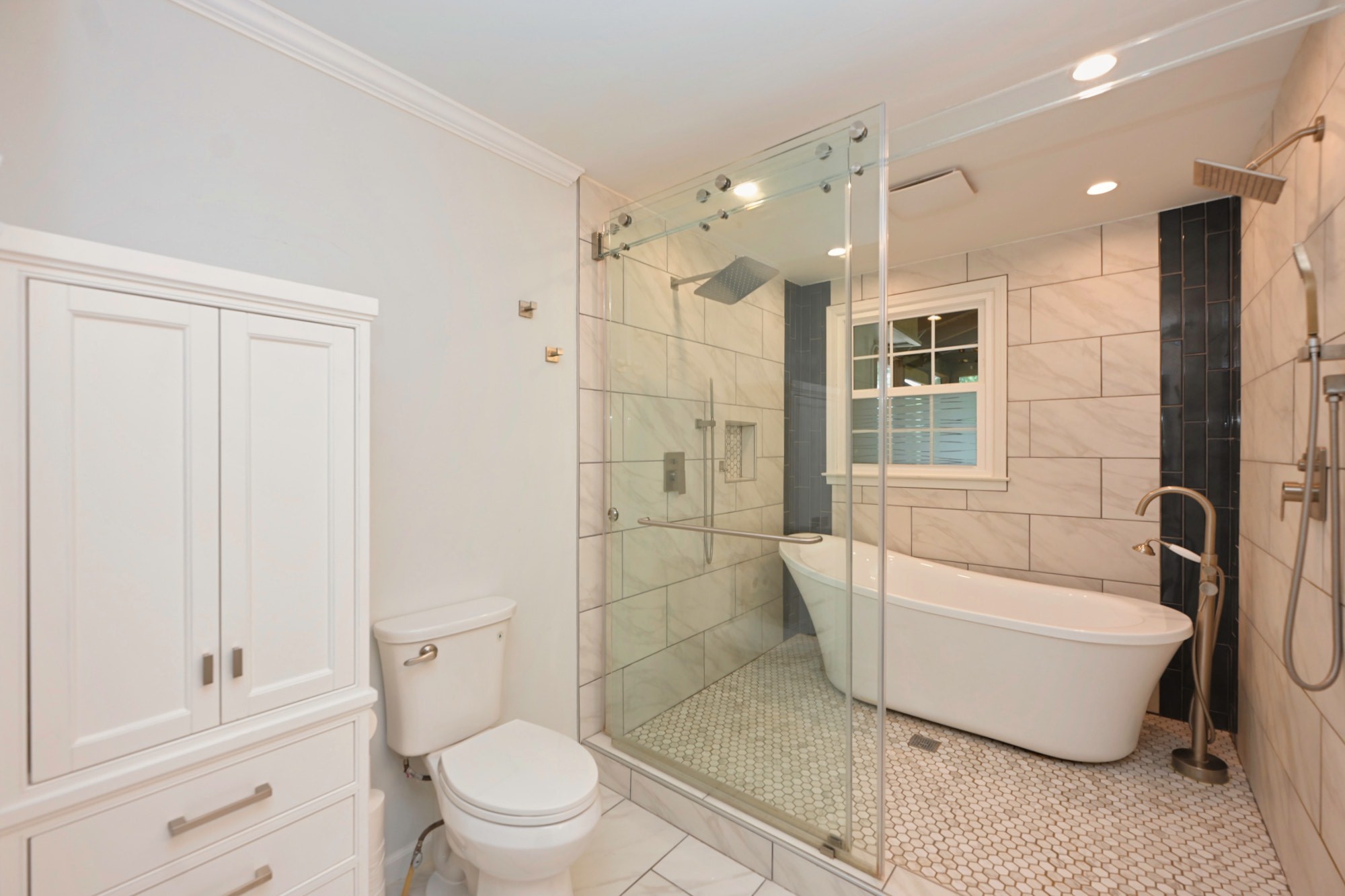 1421 Forest Side Ct