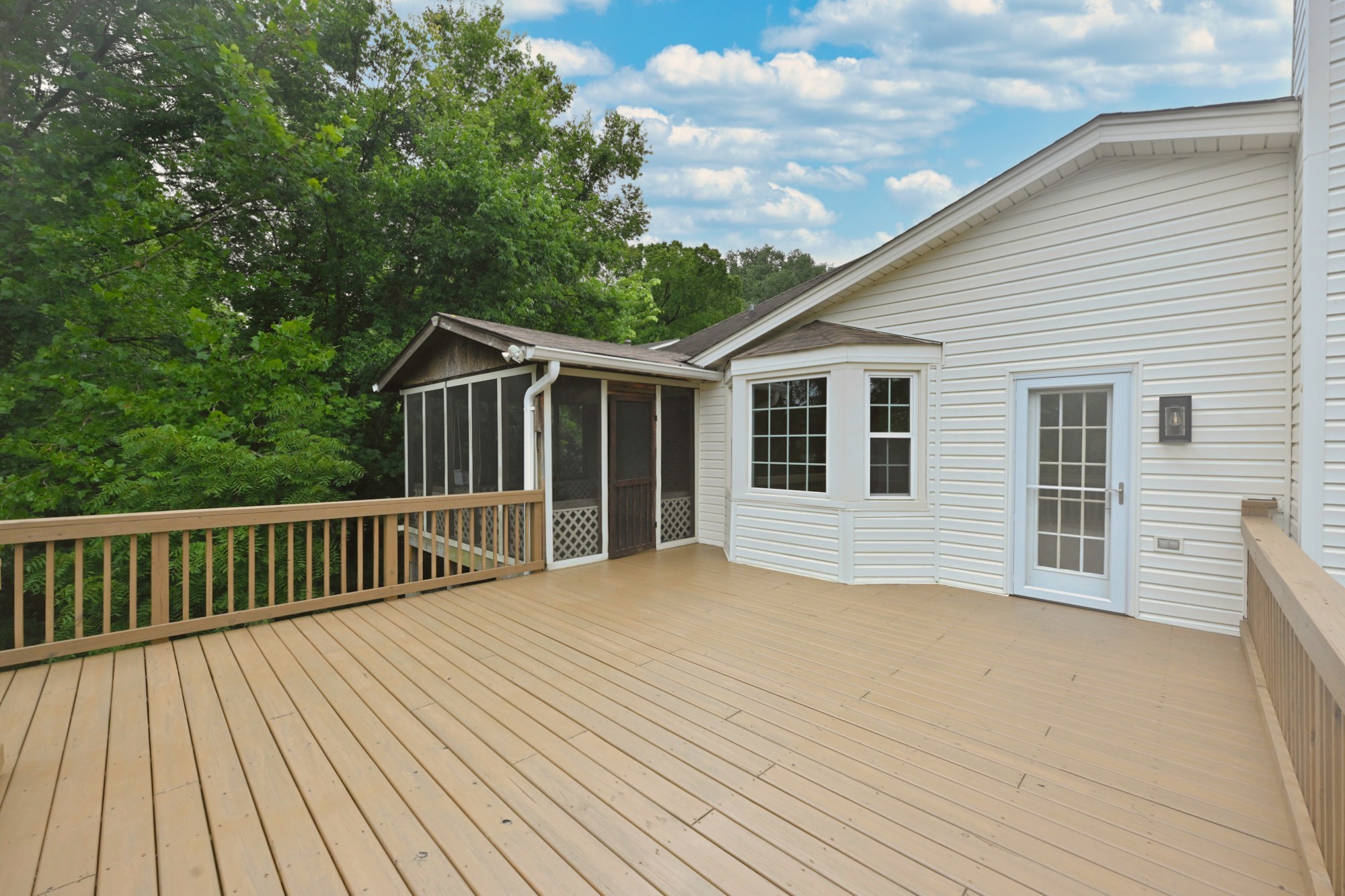1421 Forest Side Ct