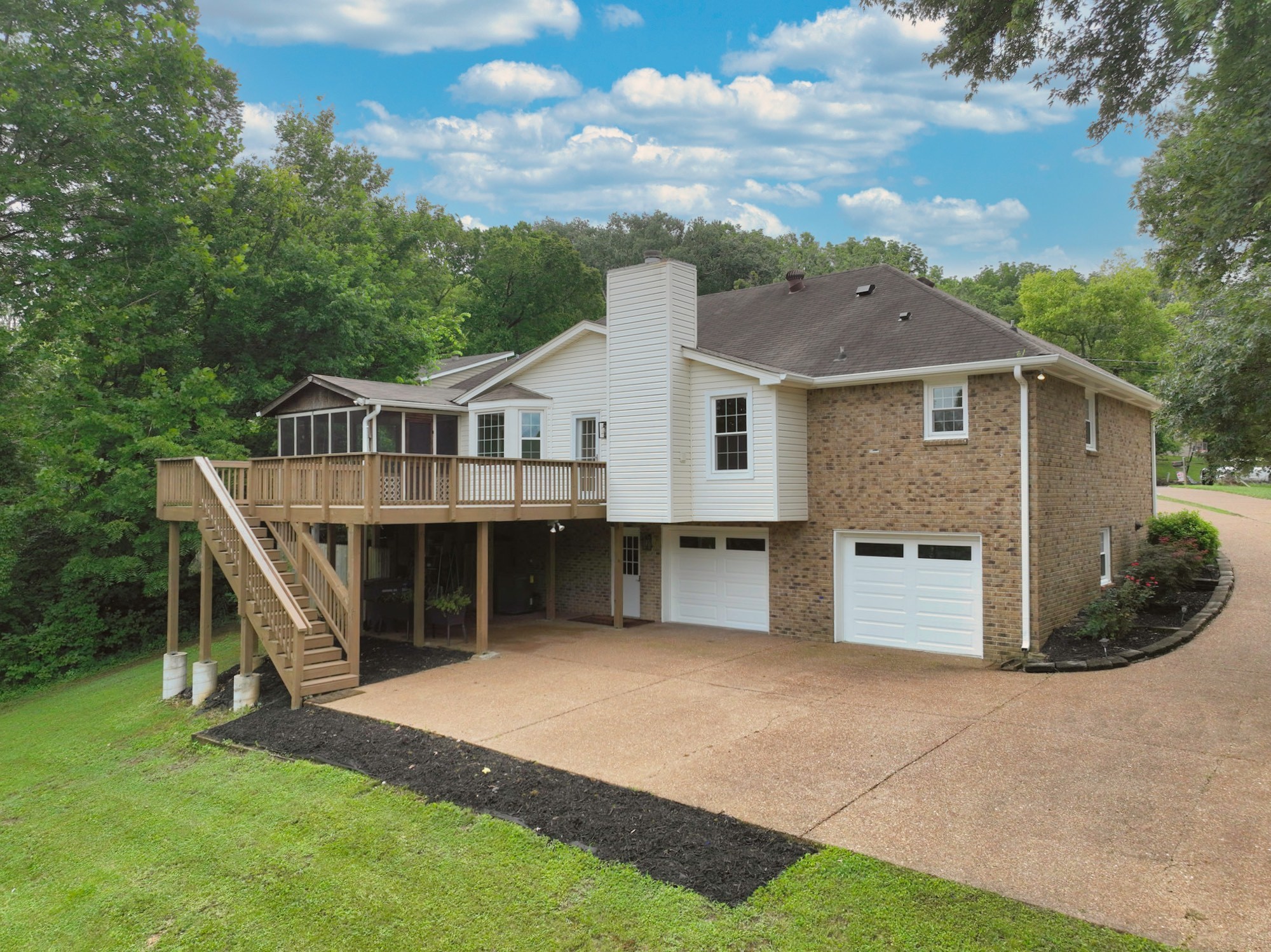 1421 Forest Side Ct
