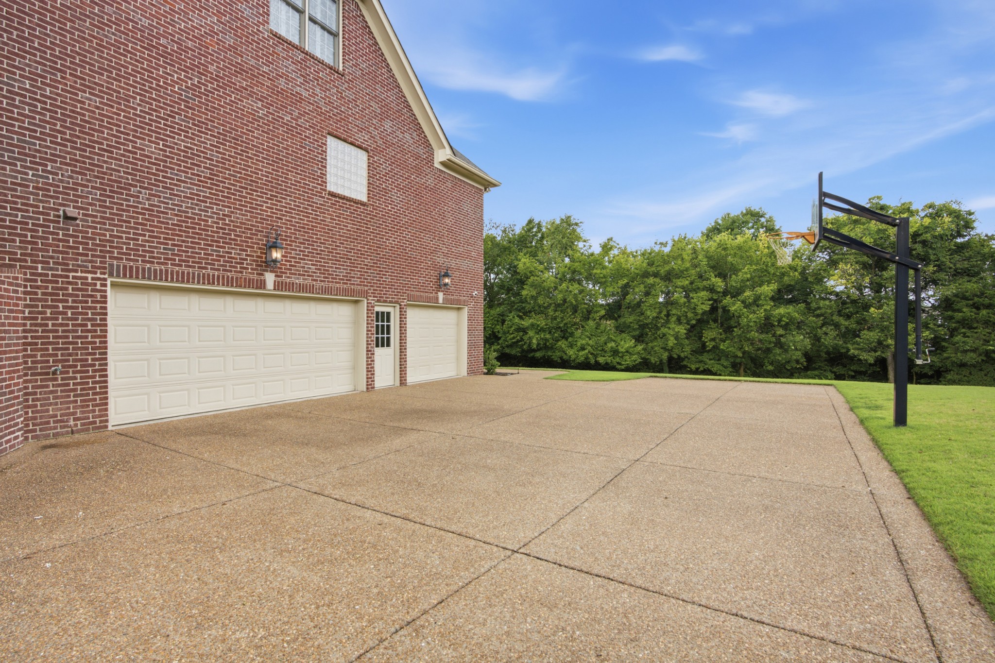 1236 Monarch Way