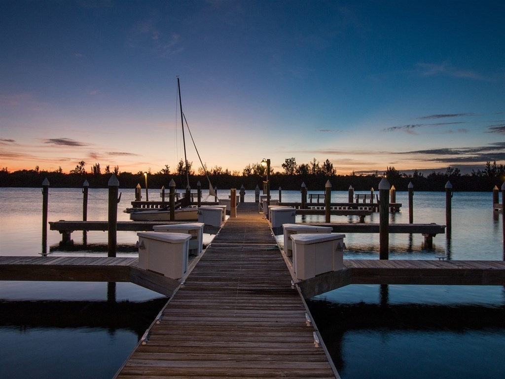 8880 N Sea Oaks Way 203