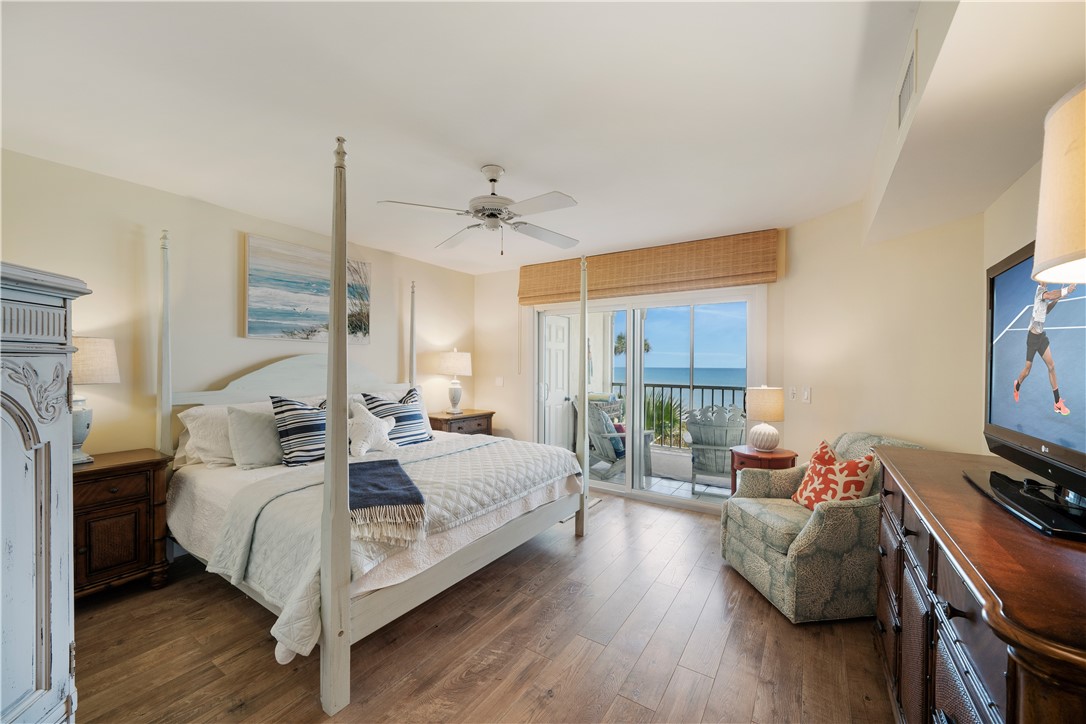 8880 N Sea Oaks Way 203