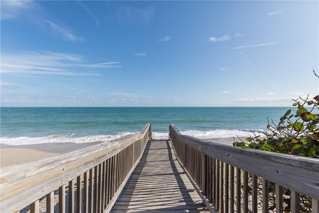 8880 N. Sea Oaks Way 105