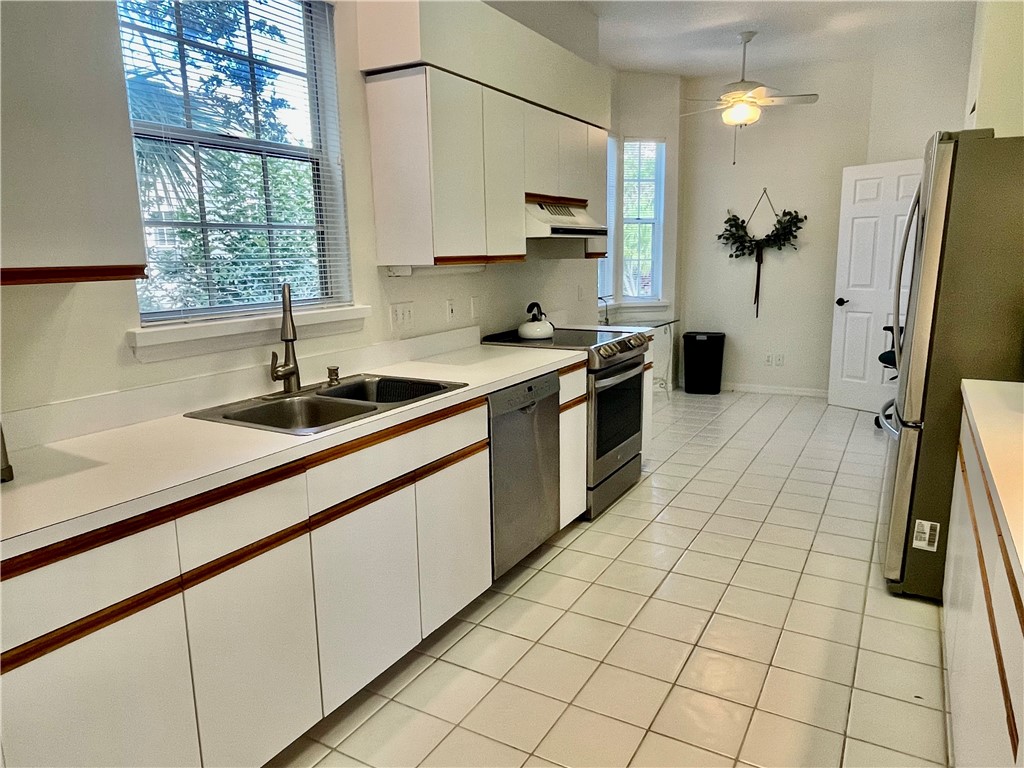 1460 Winding Oaks Way 104