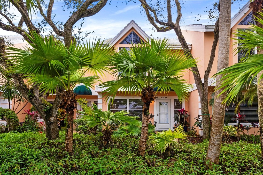 1306 Coral Park Lane 103