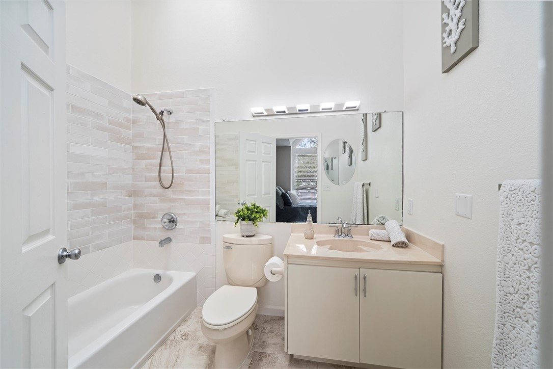 1306 Coral Park Lane 103